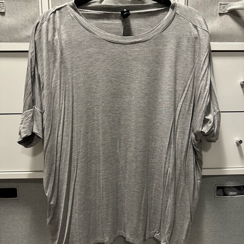 Agnes & Dora Light Gray Short Sleeve Top